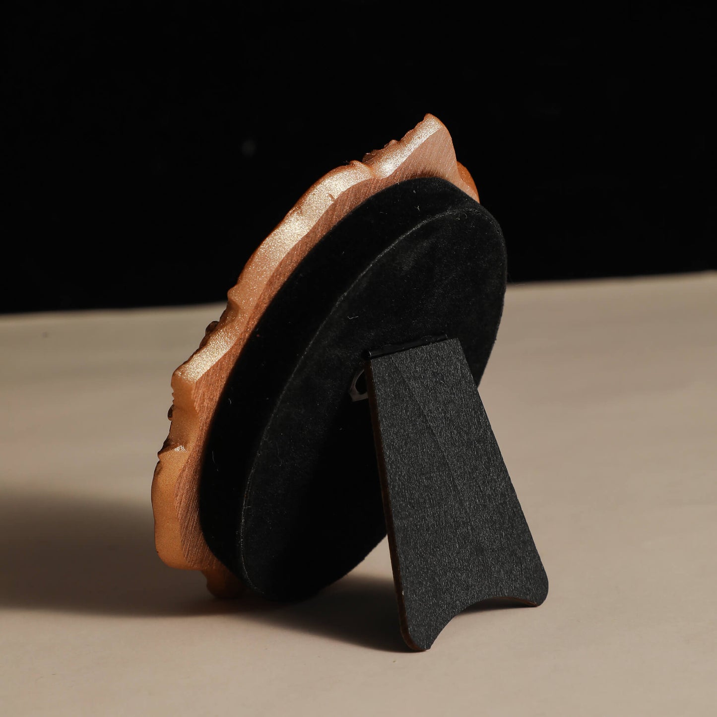 Handmade Baroque Gold Oval Frame Velvet Ring Holder | SunnyPals Pick